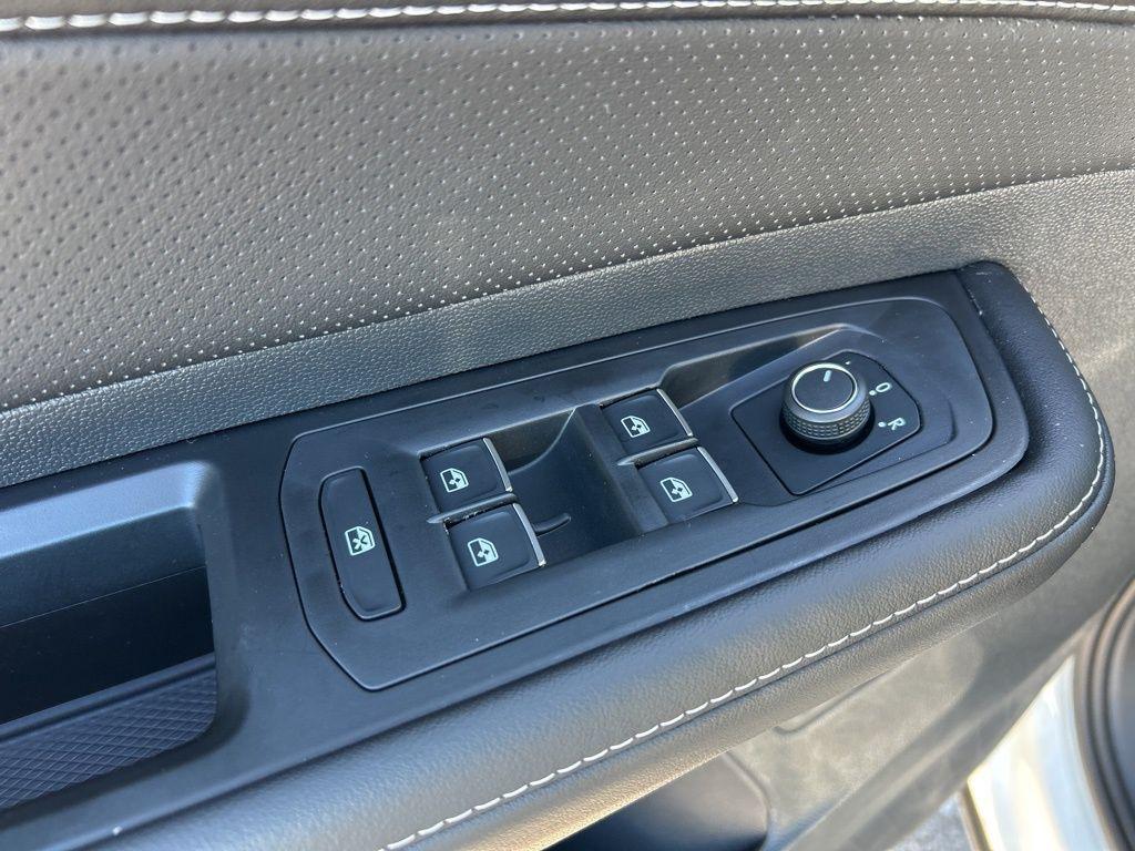 new 2026 Volkswagen Atlas car, priced at $41,085