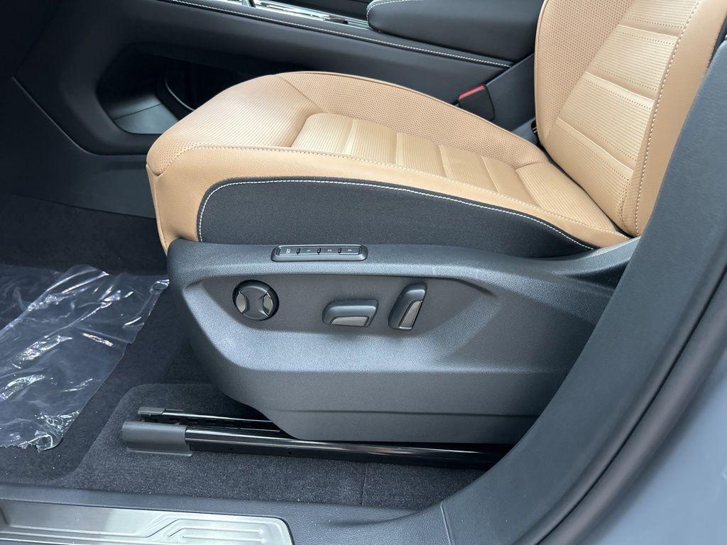 new 2026 Volkswagen Atlas Cross Sport car, priced at $48,301