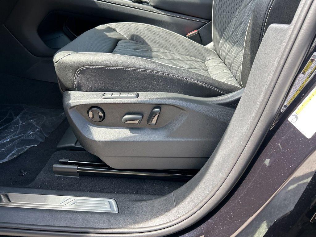 new 2025 Volkswagen Atlas car, priced at $46,296