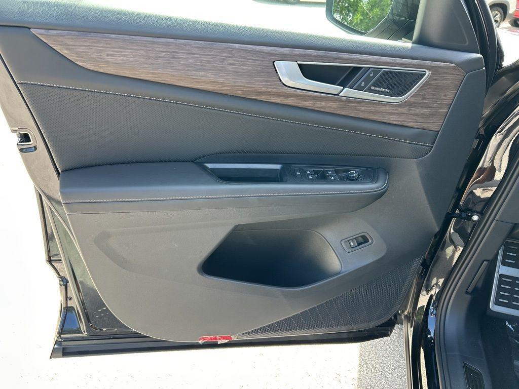 new 2025 Volkswagen Atlas car, priced at $46,296