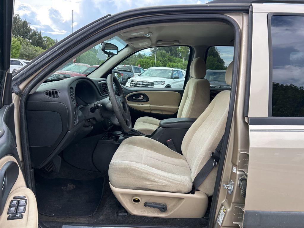 used 2005 Chevrolet TrailBlazer car, priced at $3,499