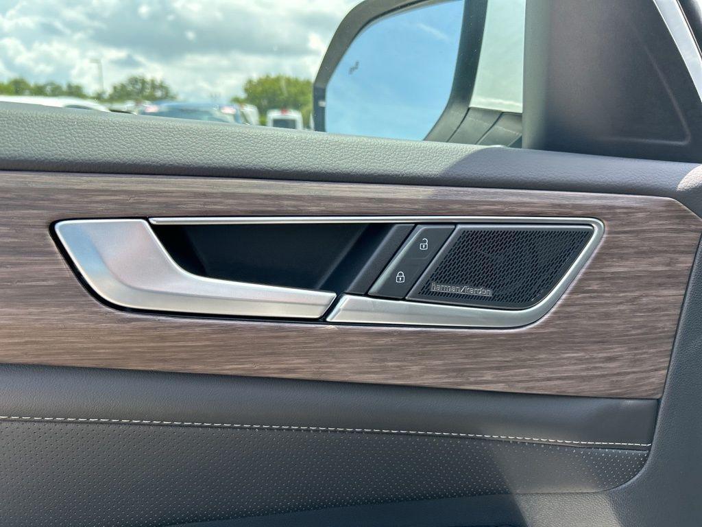 new 2025 Volkswagen Atlas car, priced at $50,310