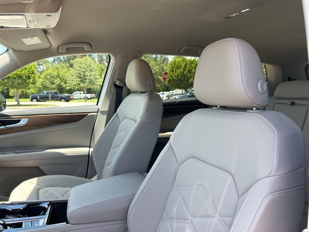 new 2025 Volkswagen Atlas car, priced at $40,245