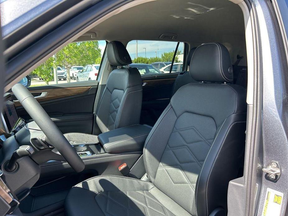 new 2024 Volkswagen Atlas car, priced at $39,077