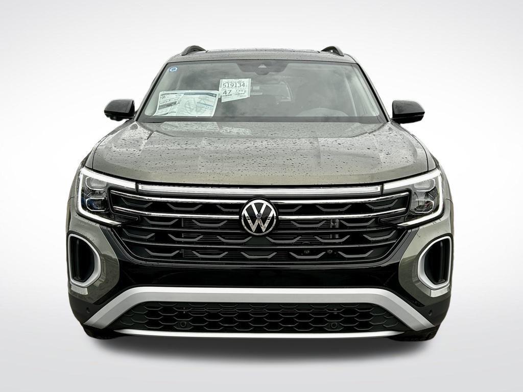 new 2025 Volkswagen Atlas car, priced at $47,586