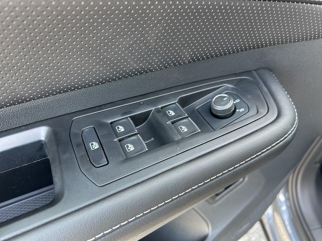 new 2025 Volkswagen Atlas car, priced at $38,550