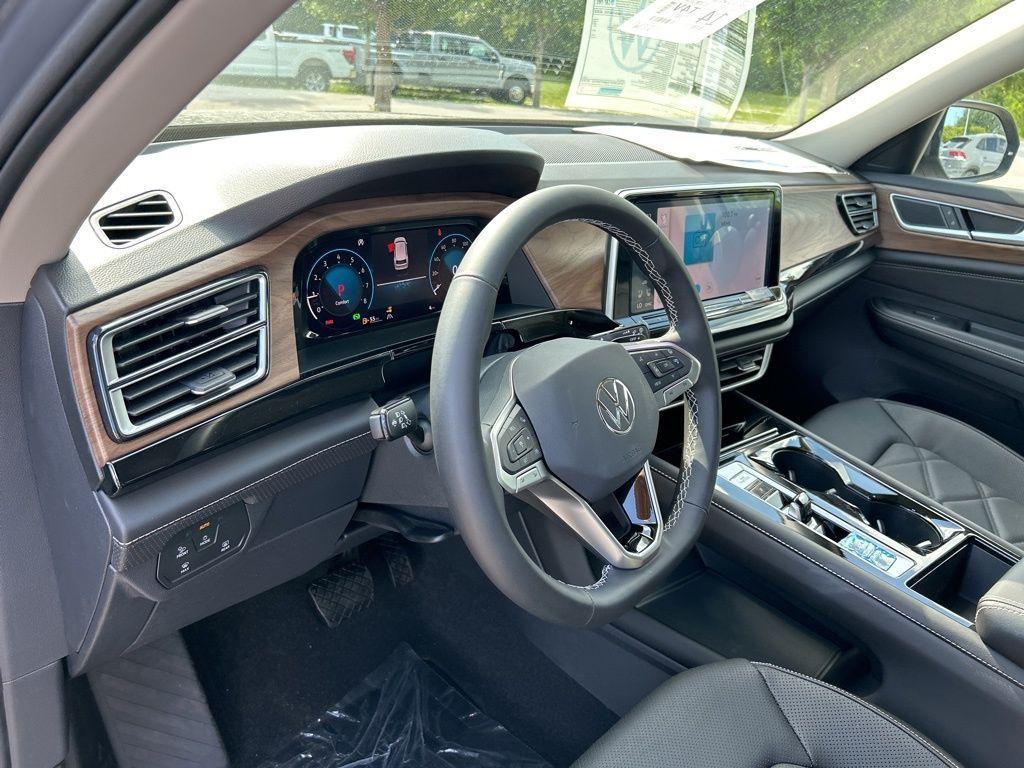 new 2025 Volkswagen Atlas car, priced at $38,550