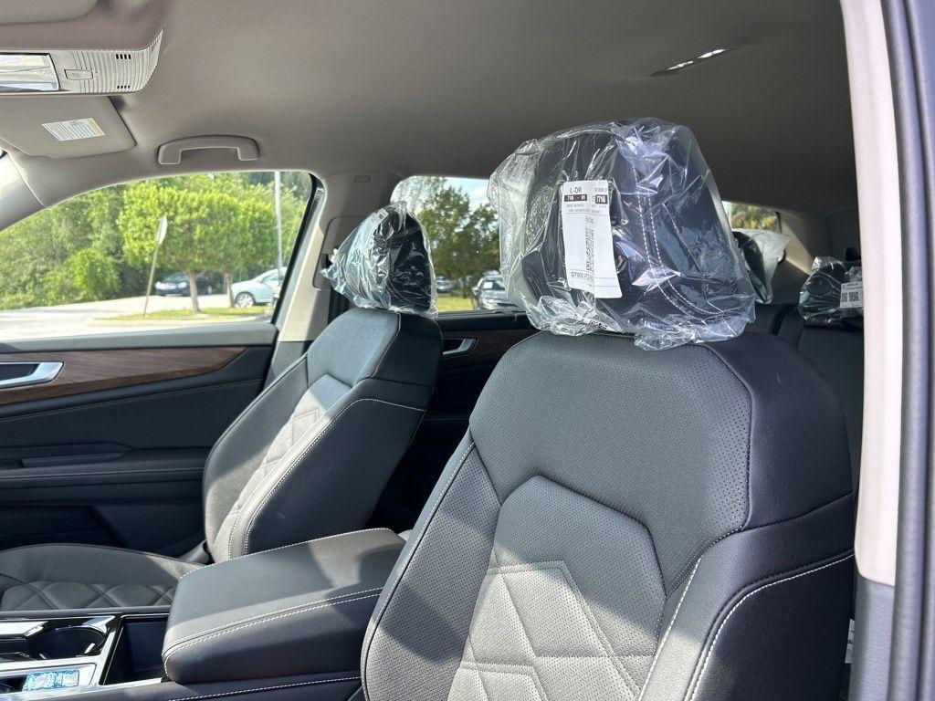 new 2025 Volkswagen Atlas car, priced at $38,550