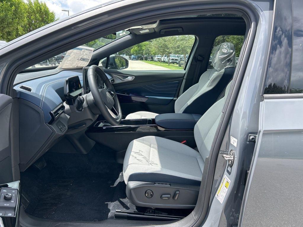 new 2025 Volkswagen ID.4 car, priced at $47,347
