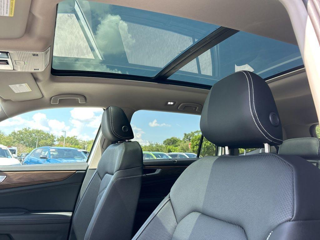 new 2025 Volkswagen Atlas car, priced at $39,344