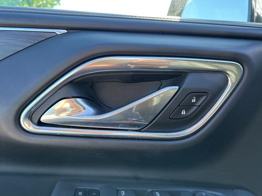 used 2023 GMC Yukon car, priced at $43,995