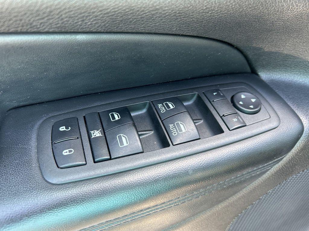 used 2021 Jeep Grand Cherokee car, priced at $17,295