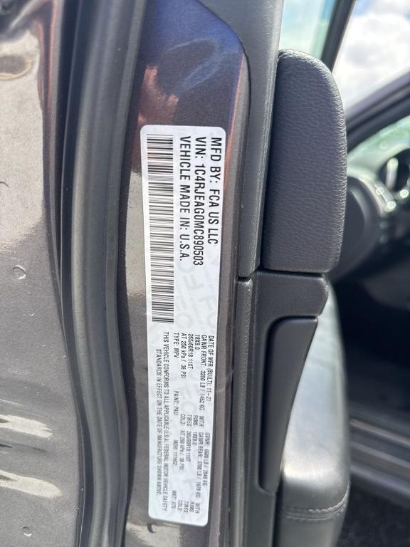 used 2021 Jeep Grand Cherokee car, priced at $19,371