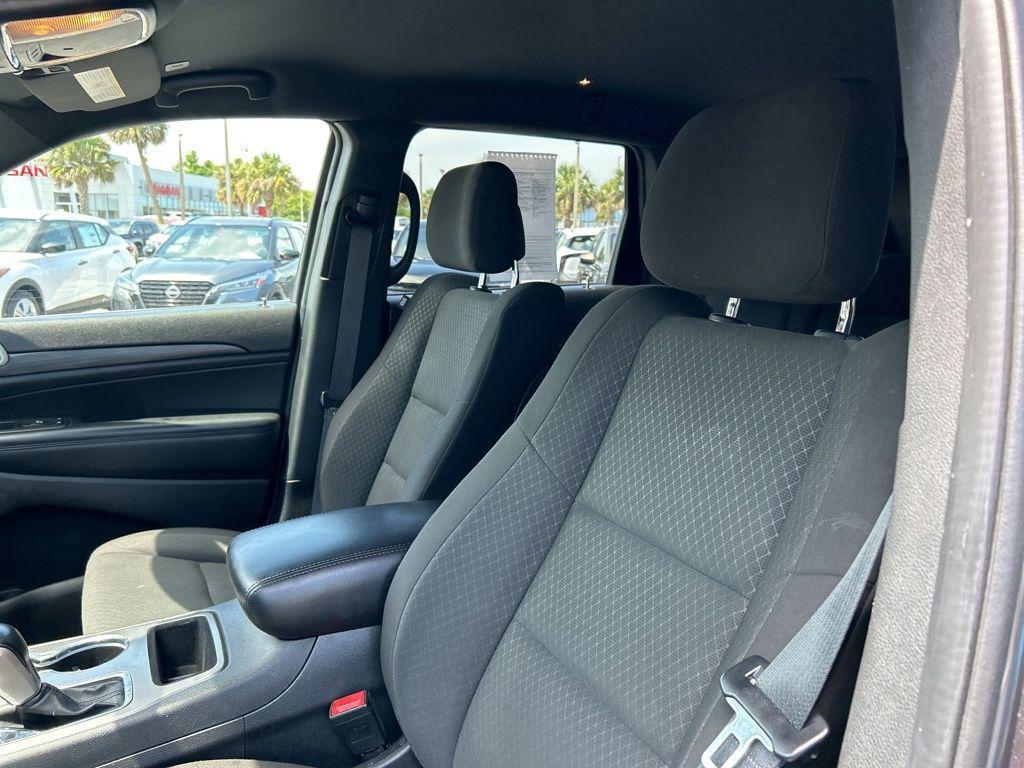 used 2021 Jeep Grand Cherokee car, priced at $17,295