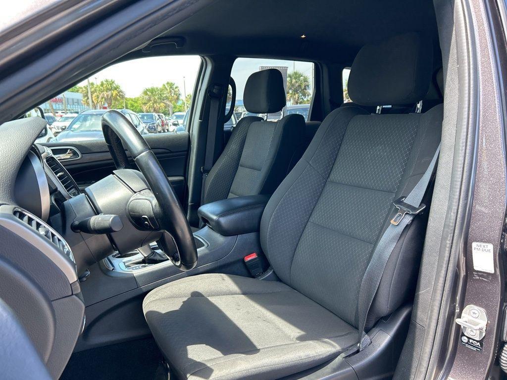 used 2021 Jeep Grand Cherokee car, priced at $17,295