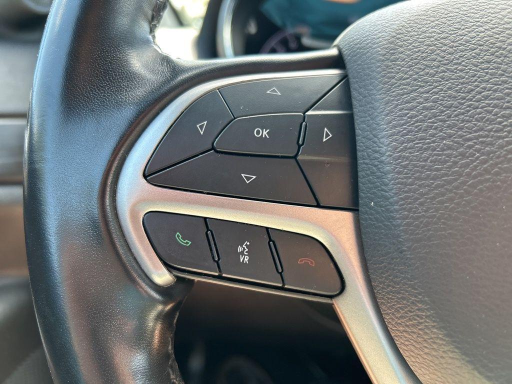 used 2021 Jeep Grand Cherokee car, priced at $17,295