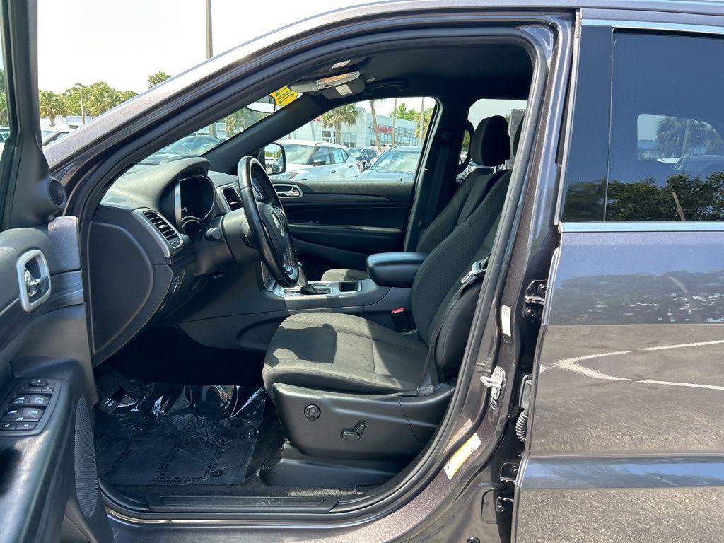 used 2021 Jeep Grand Cherokee car, priced at $17,295