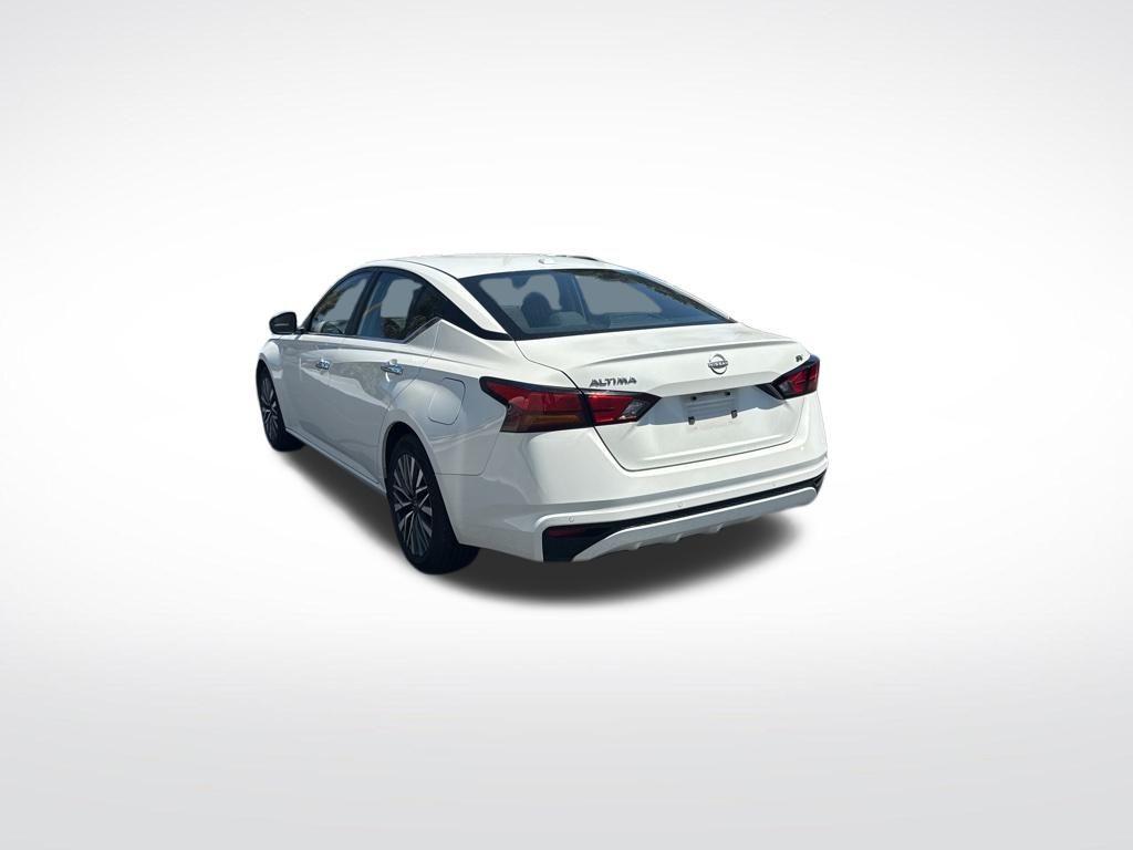 used 2023 Nissan Altima car, priced at $18,828
