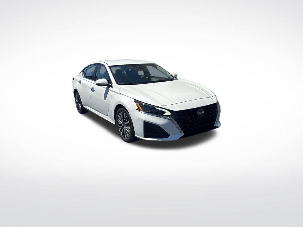 used 2023 Nissan Altima car, priced at $18,828