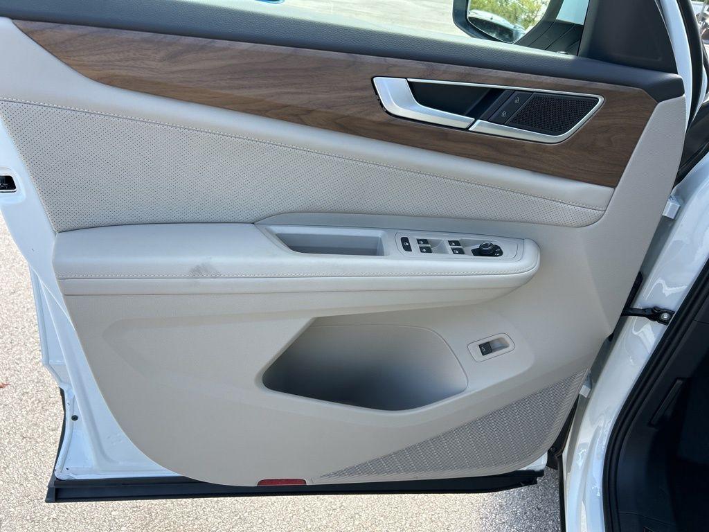 new 2025 Volkswagen Atlas car, priced at $40,671