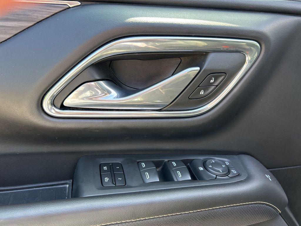 used 2023 GMC Yukon car, priced at $42,847