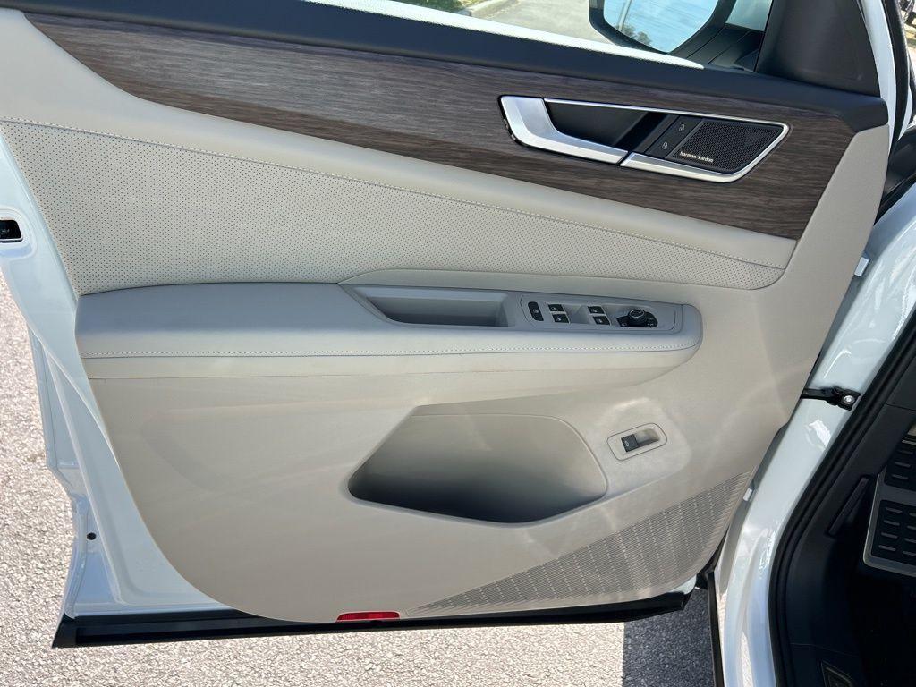 new 2026 Volkswagen Atlas car, priced at $53,871