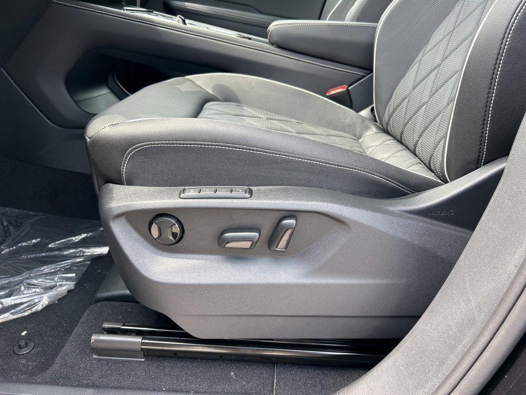 new 2025 Volkswagen Atlas car, priced at $48,473