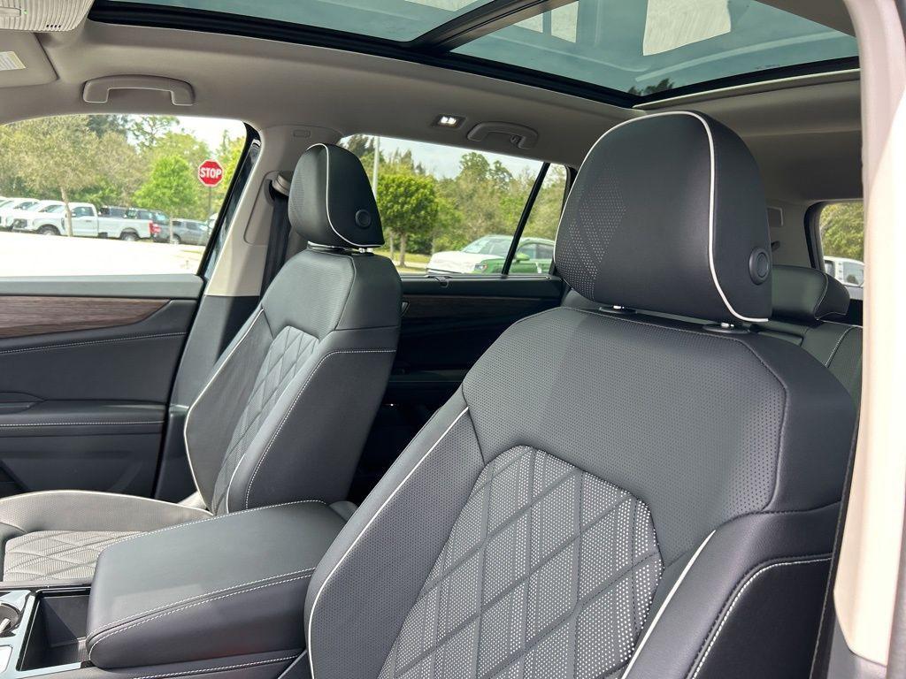 new 2025 Volkswagen Atlas car, priced at $48,473