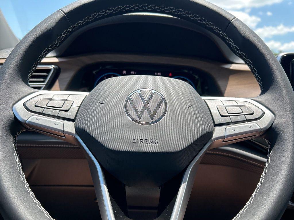new 2025 Volkswagen Atlas car, priced at $40,550