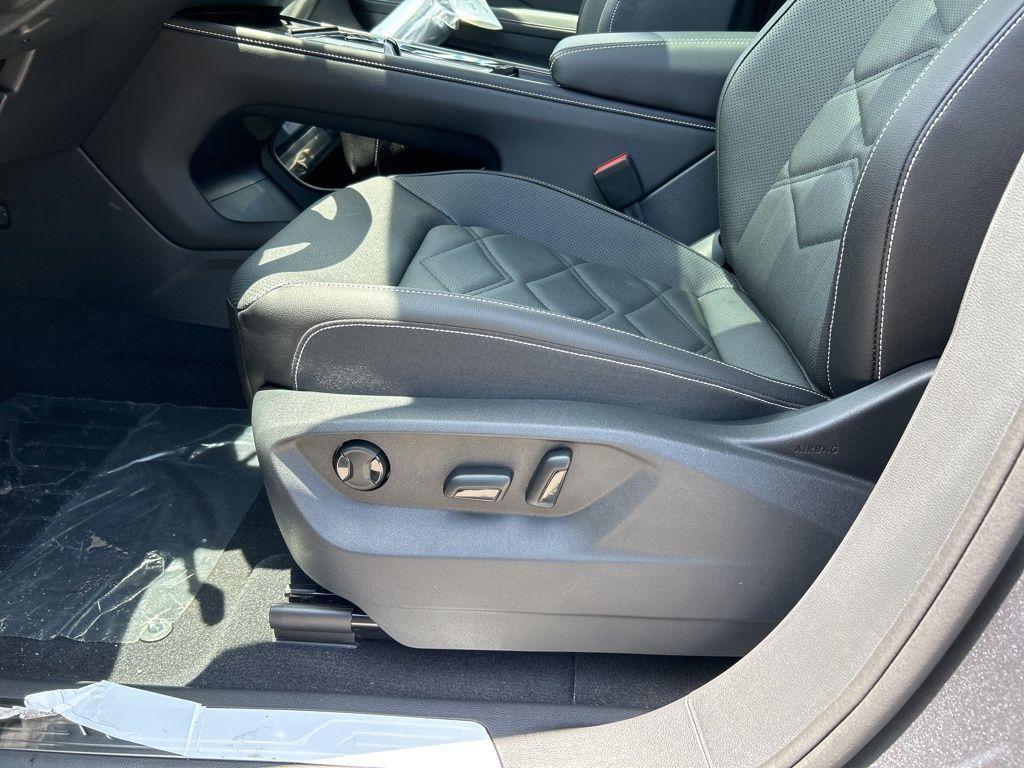 new 2025 Volkswagen Atlas car, priced at $40,550