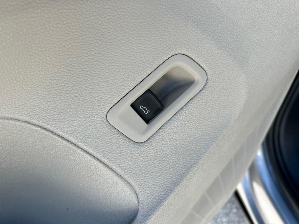 new 2025 Volkswagen Atlas car, priced at $49,330