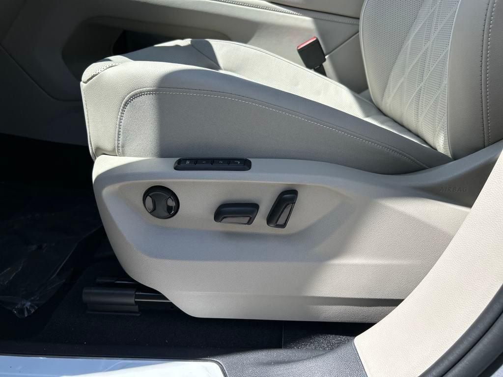new 2025 Volkswagen Atlas car, priced at $49,330