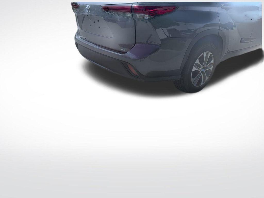 used 2023 Toyota Highlander car, priced at $33,249