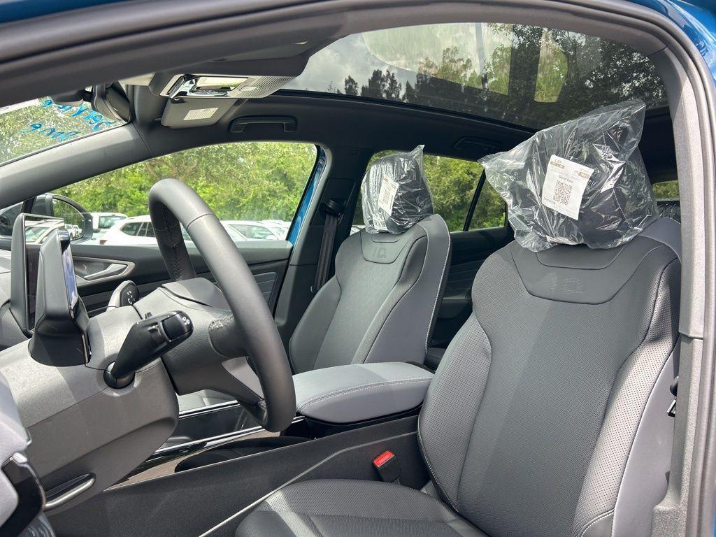 new 2025 Volkswagen ID.4 car, priced at $43,271