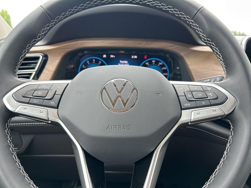new 2025 Volkswagen Atlas car, priced at $40,159