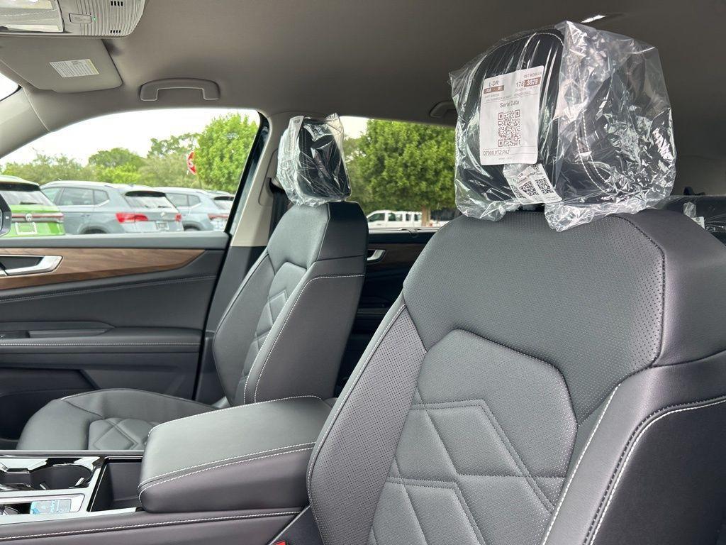 new 2025 Volkswagen Atlas car, priced at $40,159