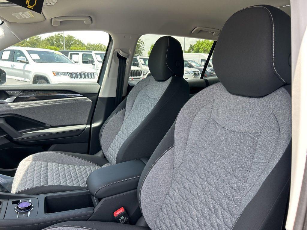new 2025 Volkswagen Tiguan car, priced at $28,520