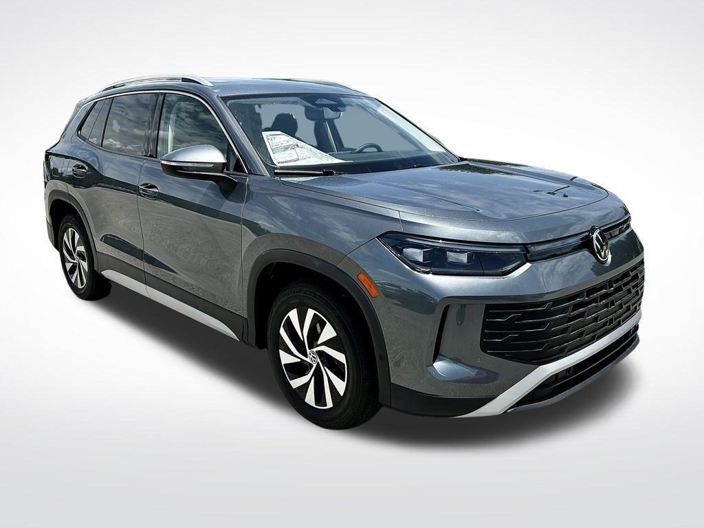 new 2025 Volkswagen Tiguan car, priced at $28,520
