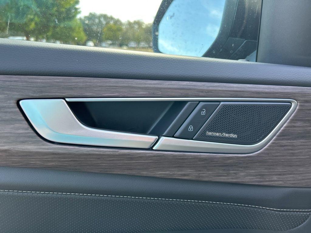 new 2026 Volkswagen Atlas car, priced at $53,998