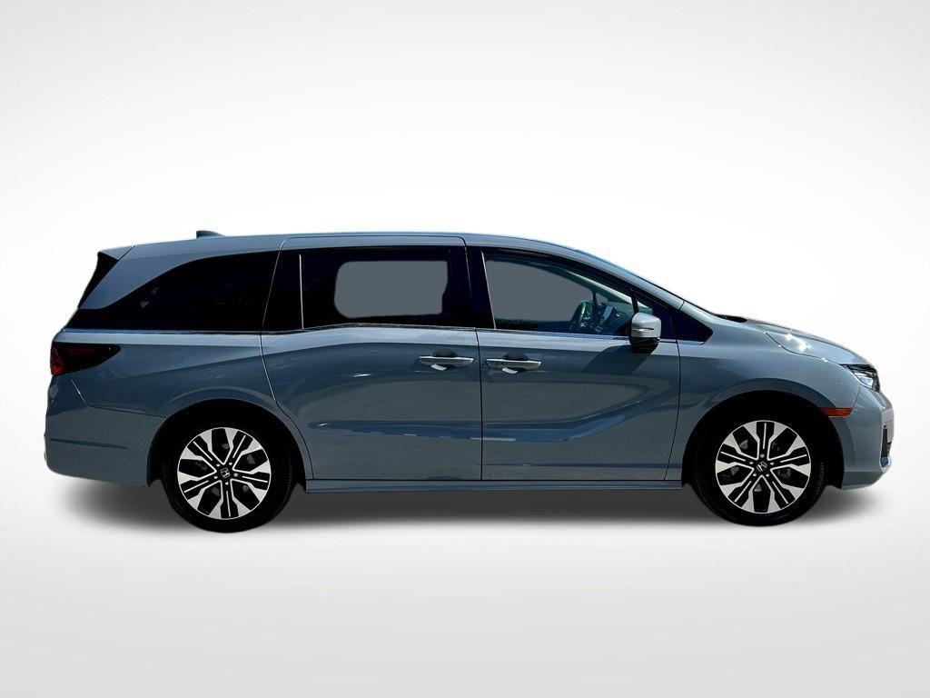 used 2025 Honda Odyssey car, priced at $46,391