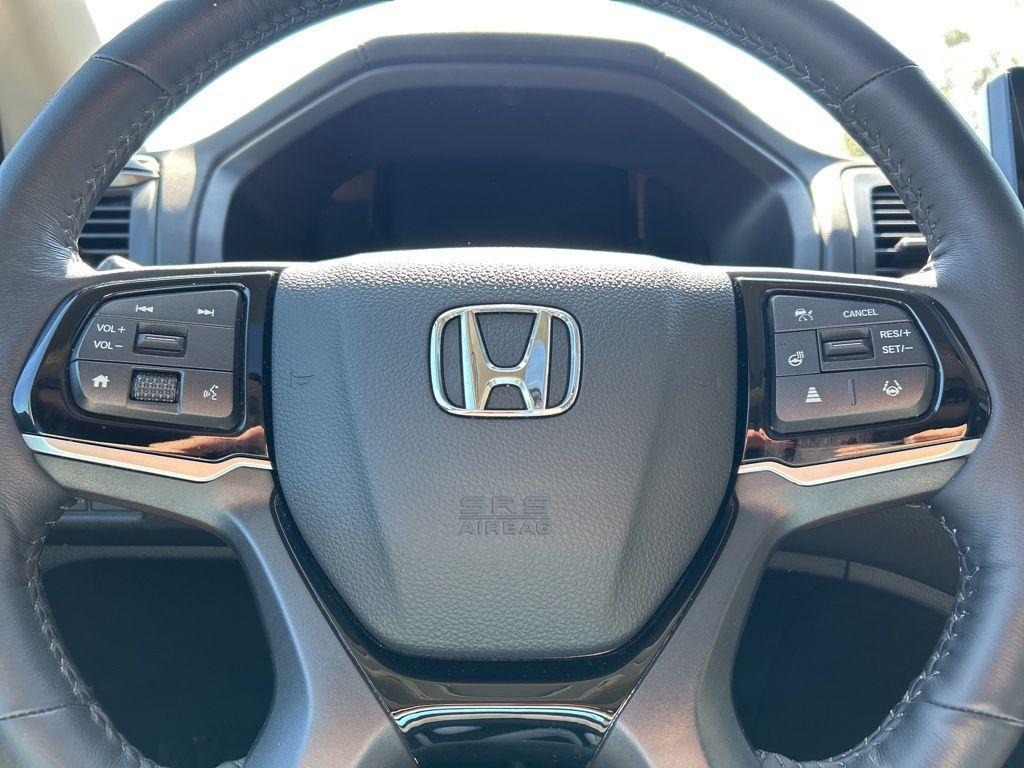 used 2025 Honda Odyssey car, priced at $46,391