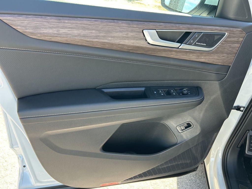 new 2026 Volkswagen Atlas car, priced at $54,453