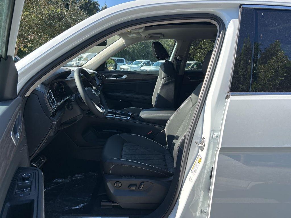 new 2026 Volkswagen Atlas car, priced at $54,453