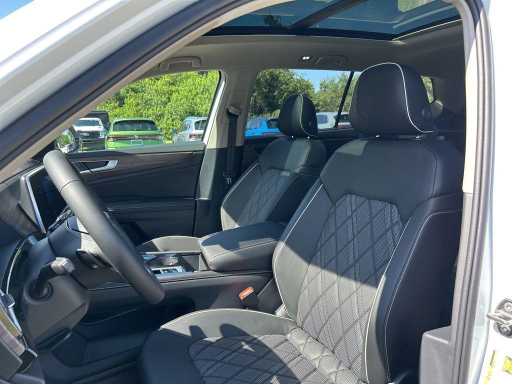 new 2025 Volkswagen Atlas car, priced at $46,071
