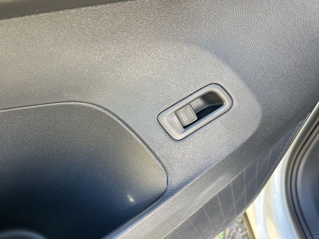 new 2025 Volkswagen Atlas car, priced at $46,071