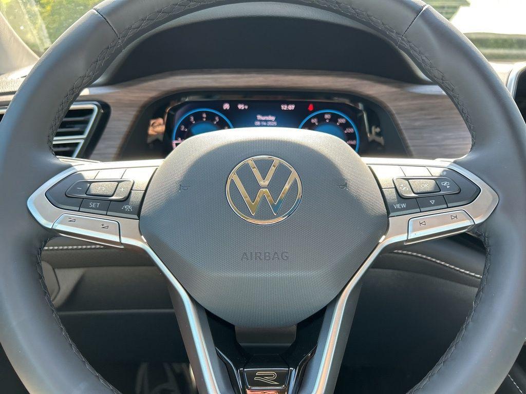 new 2025 Volkswagen Atlas car, priced at $46,071
