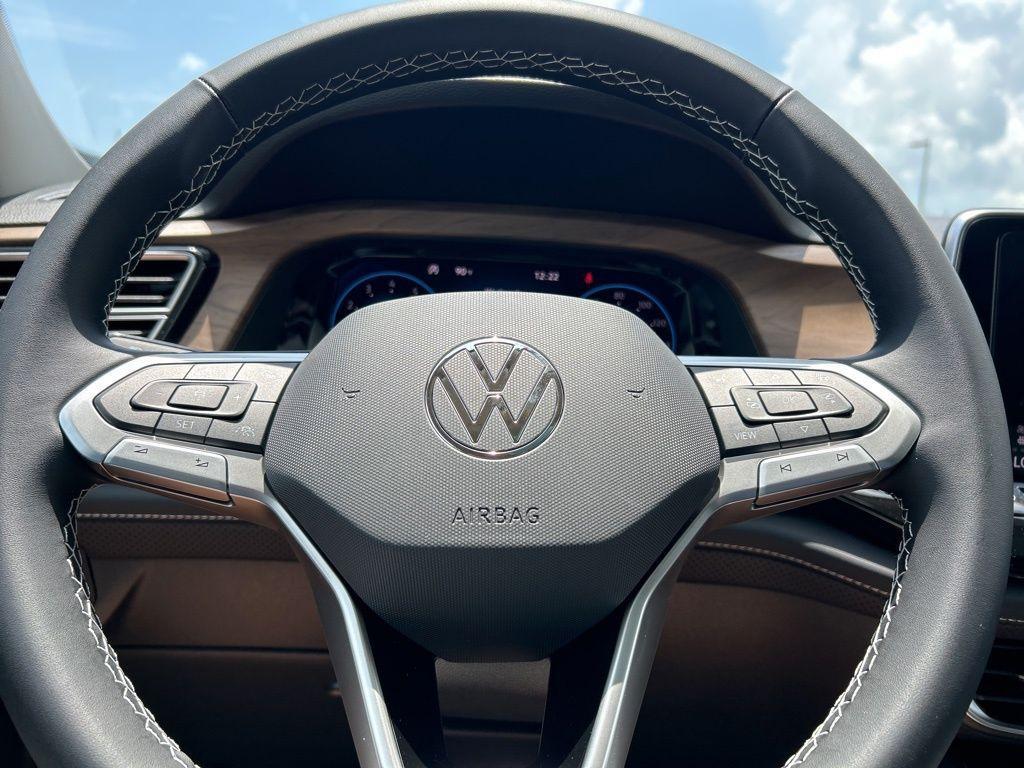 new 2025 Volkswagen Atlas car, priced at $40,018