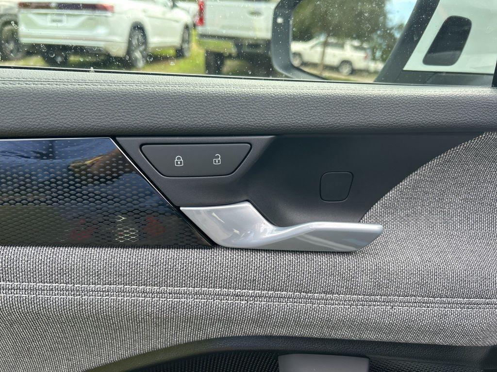 new 2026 Volkswagen Tiguan car, priced at $30,381