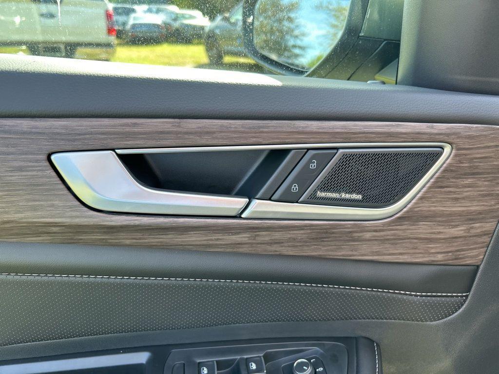 new 2026 Volkswagen Atlas car, priced at $54,111