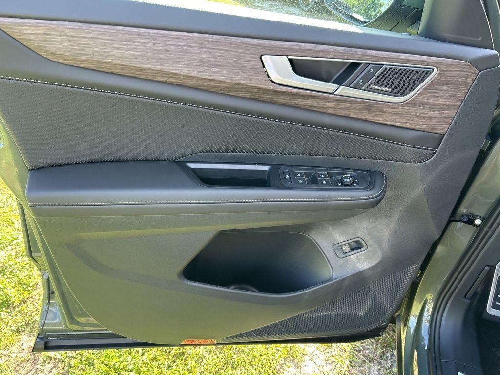 new 2026 Volkswagen Atlas car, priced at $54,111